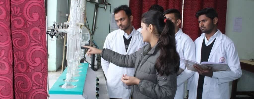 Pharmacy lab (1) Pharmacy lab (1)